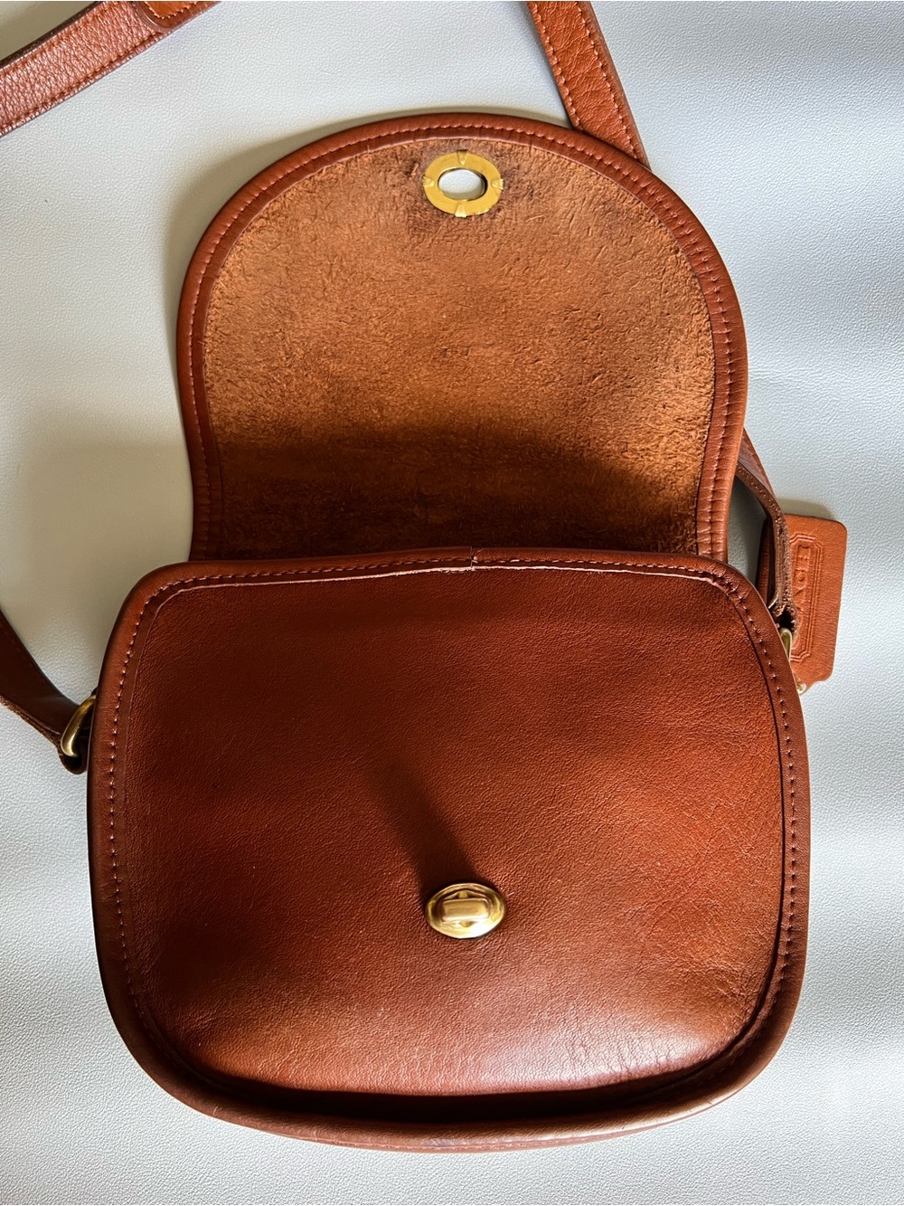 Vintage Coach British Tan Watson Leather Crossbody Bag Style # 9981 - Picture 12 of 16
